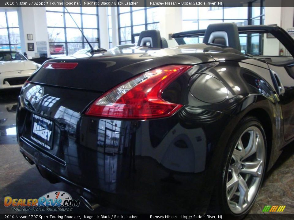 2010 Nissan 370Z Sport Touring Roadster Magnetic Black / Black Leather Photo #19