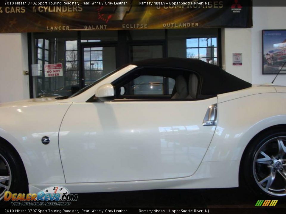 2010 Nissan 370Z Sport Touring Roadster Pearl White / Gray Leather Photo #26