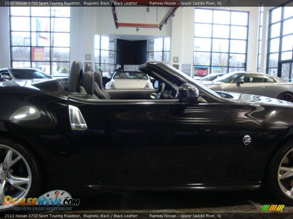 2010 Nissan 370Z Sport Touring Roadster Magnetic Black / Black Leather Photo #20