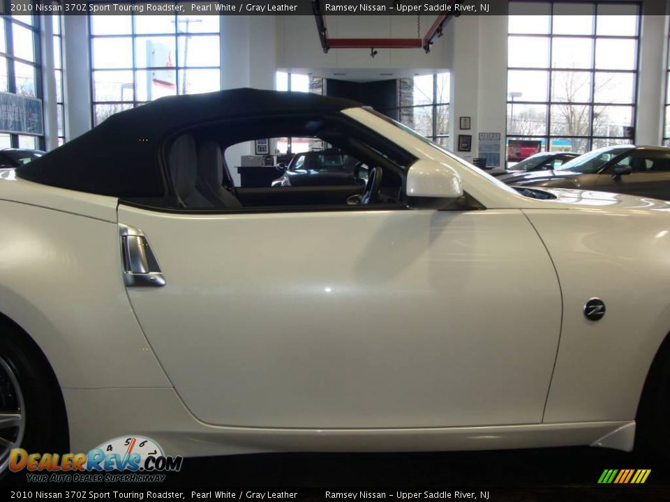 2010 Nissan 370Z Sport Touring Roadster Pearl White / Gray Leather Photo #30