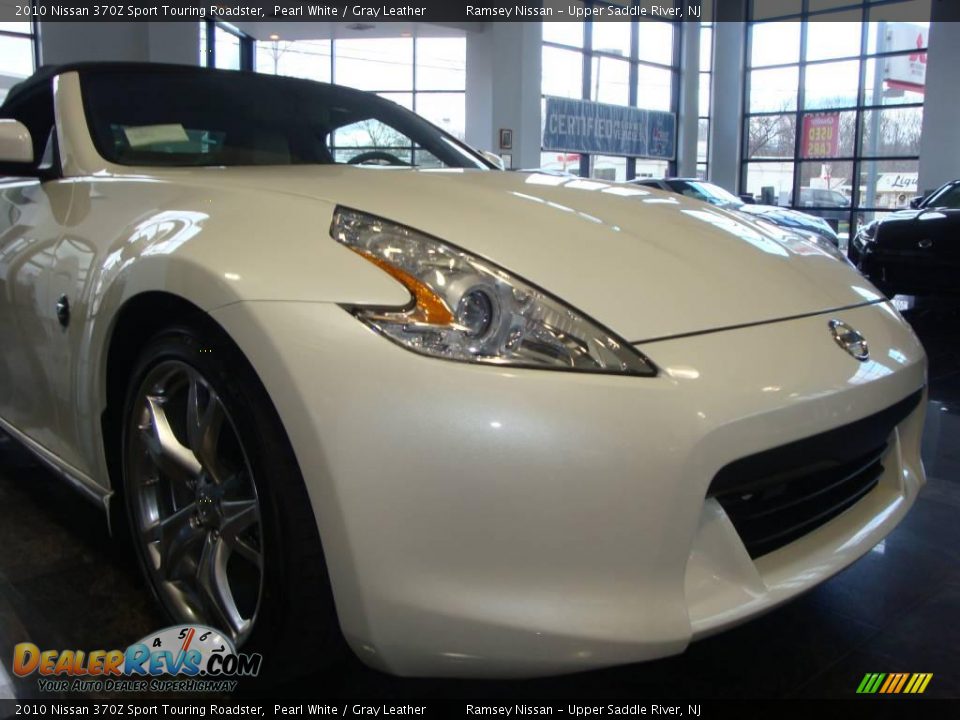 2010 Nissan 370Z Sport Touring Roadster Pearl White / Gray Leather Photo #31