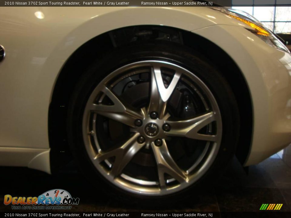 2010 Nissan 370Z Sport Touring Roadster Pearl White / Gray Leather Photo #35