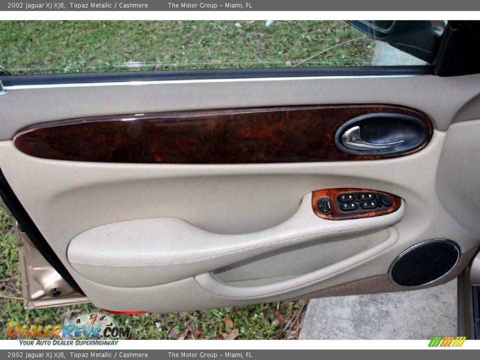 2002 Jaguar XJ XJ8 Topaz Metallic / Cashmere Photo #35
