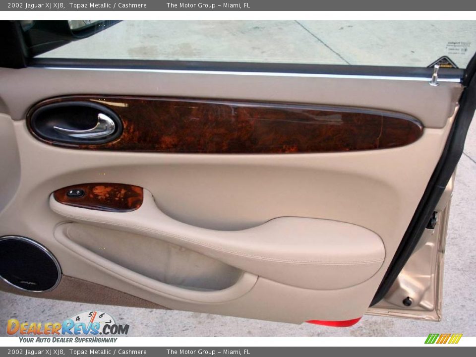 2002 Jaguar XJ XJ8 Topaz Metallic / Cashmere Photo #36