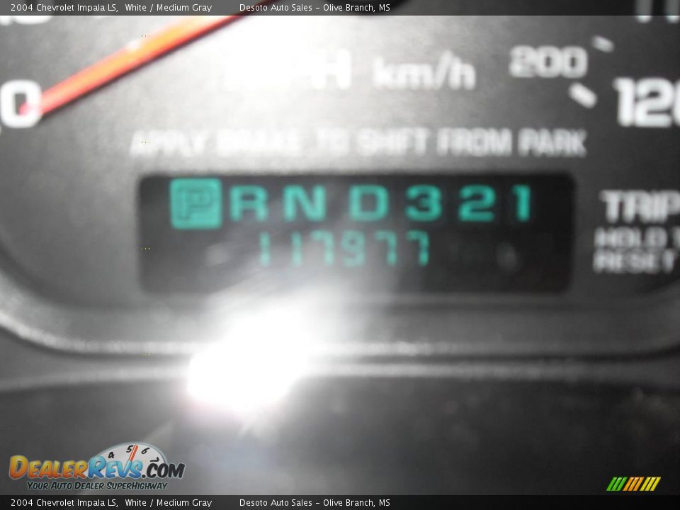 2004 Chevrolet Impala LS White / Medium Gray Photo #9
