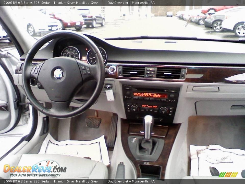 2006 BMW 3 Series 325i Sedan Titanium Silver Metallic / Grey Photo #11