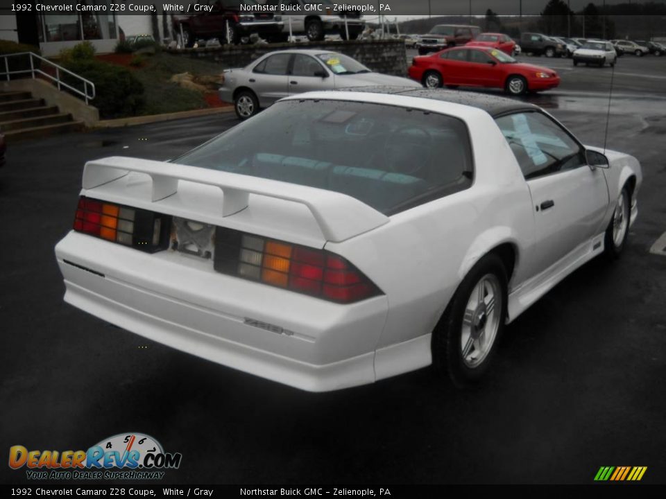 1992 Chevrolet Camaro Z28 Coupe White / Gray Photo #2