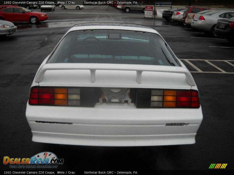 1992 Chevrolet Camaro Z28 Coupe White / Gray Photo #3