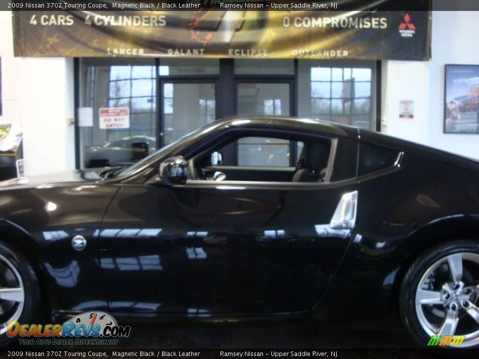 2009 Nissan 370Z Touring Coupe Magnetic Black / Black Leather Photo #16