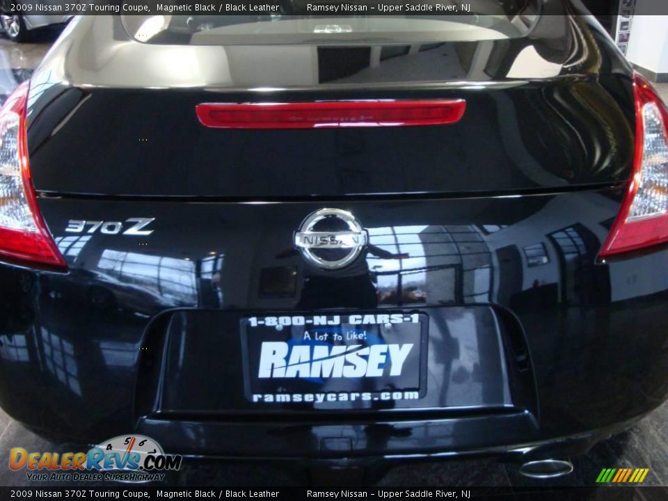2009 Nissan 370Z Touring Coupe Magnetic Black / Black Leather Photo #18