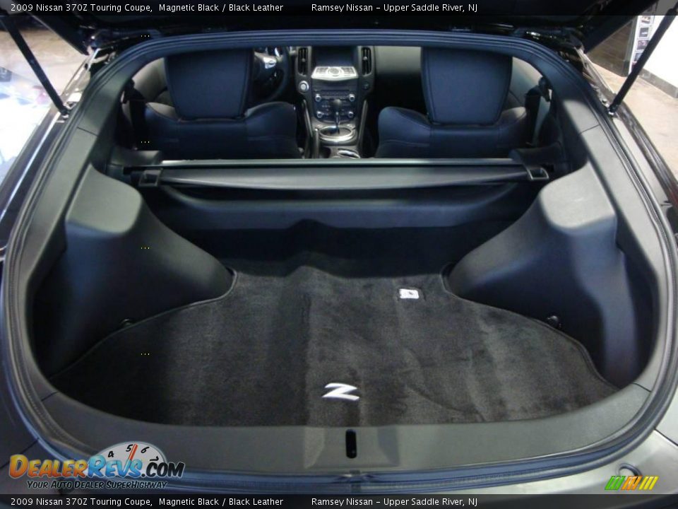 2009 Nissan 370Z Touring Coupe Magnetic Black / Black Leather Photo #28