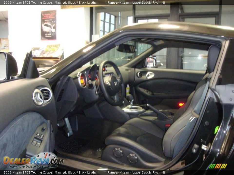 2009 Nissan 370Z Touring Coupe Magnetic Black / Black Leather Photo #29