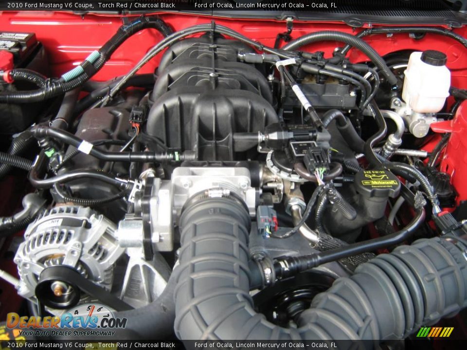 2010 Ford Mustang V6 Coupe Torch Red / Charcoal Black Photo #24