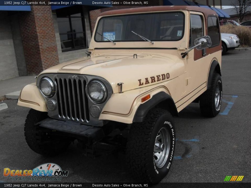 Front 3/4 View of 1982 Jeep CJ7 Laredo 4x4 Photo #2