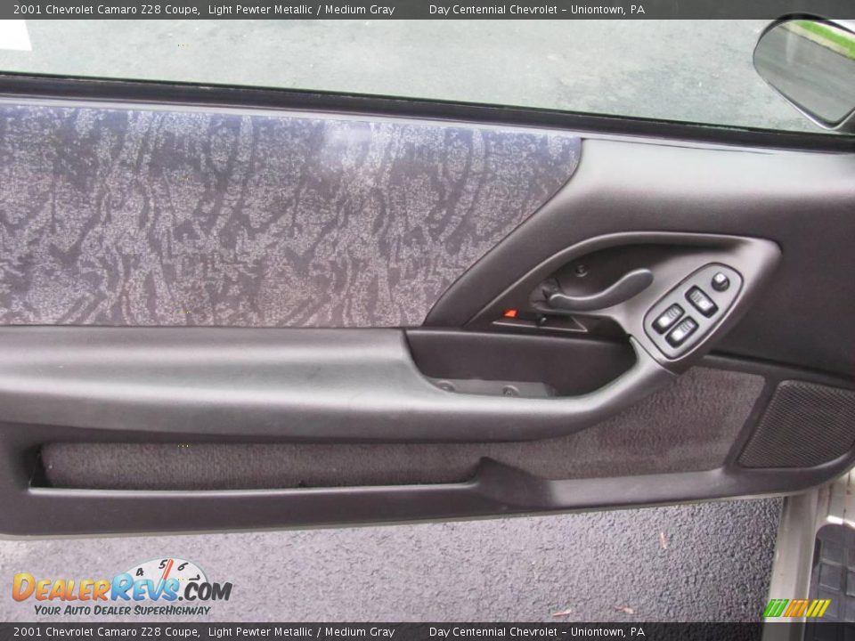 2001 Chevrolet Camaro Z28 Coupe Light Pewter Metallic / Medium Gray Photo #10