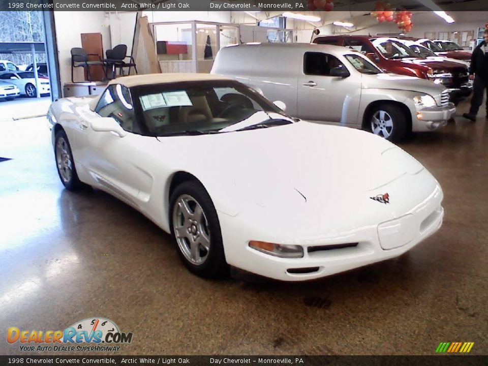 1998 Chevrolet Corvette Convertible Arctic White / Light Oak Photo #3