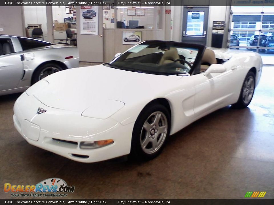 1998 Chevrolet Corvette Convertible Arctic White / Light Oak Photo #7