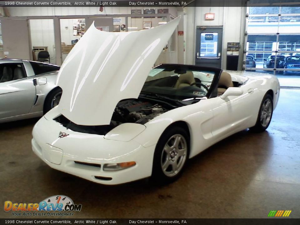 1998 Chevrolet Corvette Convertible Arctic White / Light Oak Photo #20