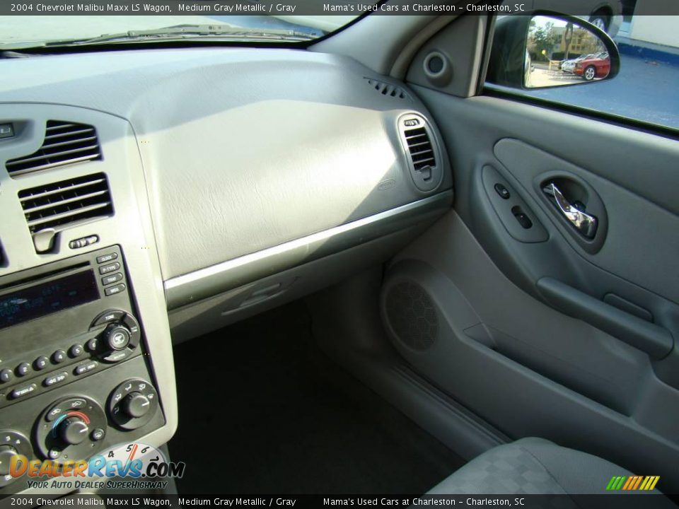 2004 Chevrolet Malibu Maxx LS Wagon Medium Gray Metallic / Gray Photo #16
