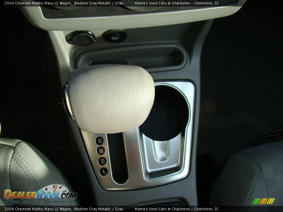 2004 Chevrolet Malibu Maxx LS Wagon Medium Gray Metallic / Gray Photo #18