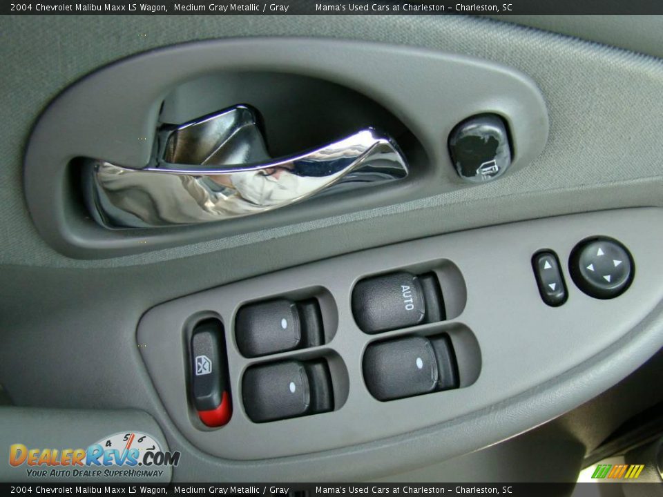 2004 Chevrolet Malibu Maxx LS Wagon Medium Gray Metallic / Gray Photo #20