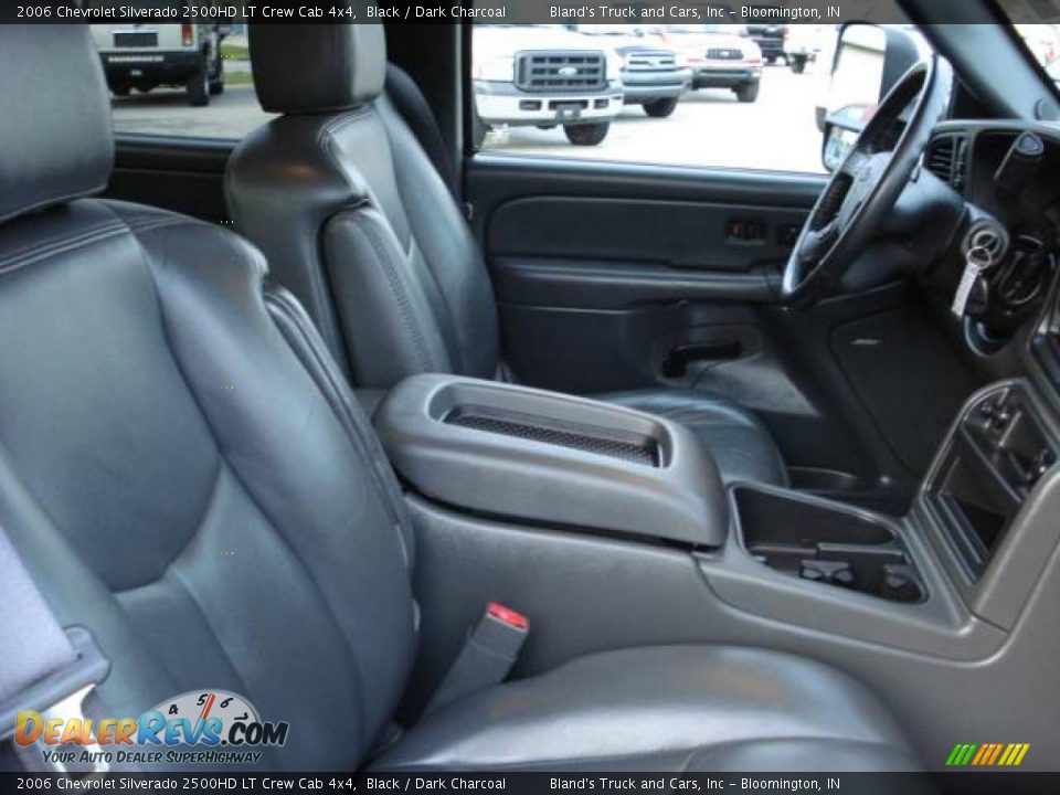 2006 Chevrolet Silverado 2500HD LT Crew Cab 4x4 Black / Dark Charcoal Photo #4