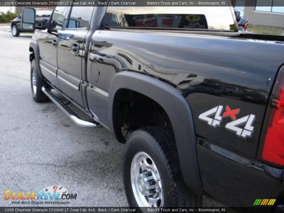 2006 Chevrolet Silverado 2500HD LT Crew Cab 4x4 Black / Dark Charcoal Photo #11