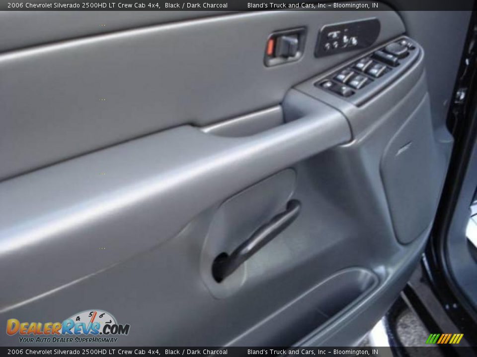 2006 Chevrolet Silverado 2500HD LT Crew Cab 4x4 Black / Dark Charcoal Photo #17