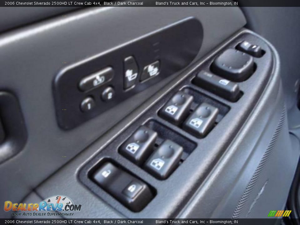 2006 Chevrolet Silverado 2500HD LT Crew Cab 4x4 Black / Dark Charcoal Photo #18