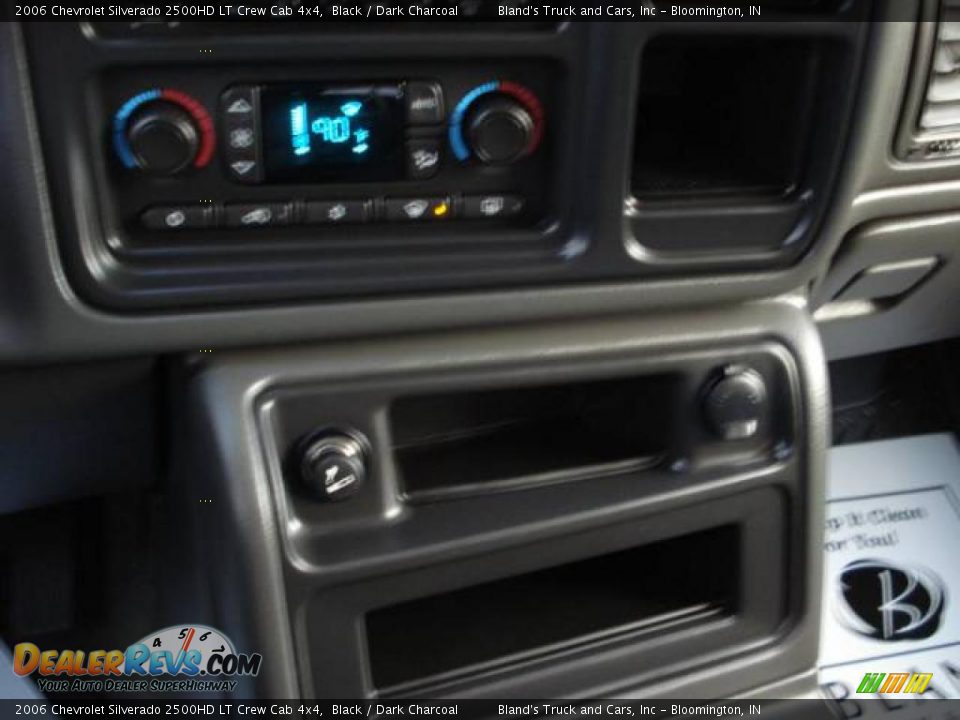 2006 Chevrolet Silverado 2500HD LT Crew Cab 4x4 Black / Dark Charcoal Photo #29