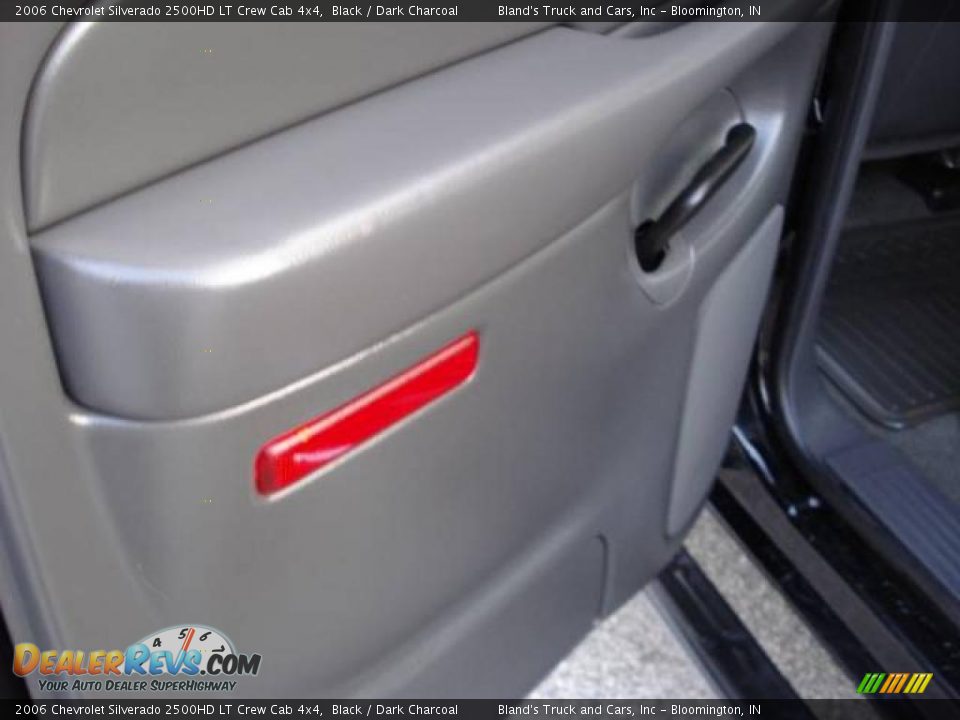 2006 Chevrolet Silverado 2500HD LT Crew Cab 4x4 Black / Dark Charcoal Photo #31