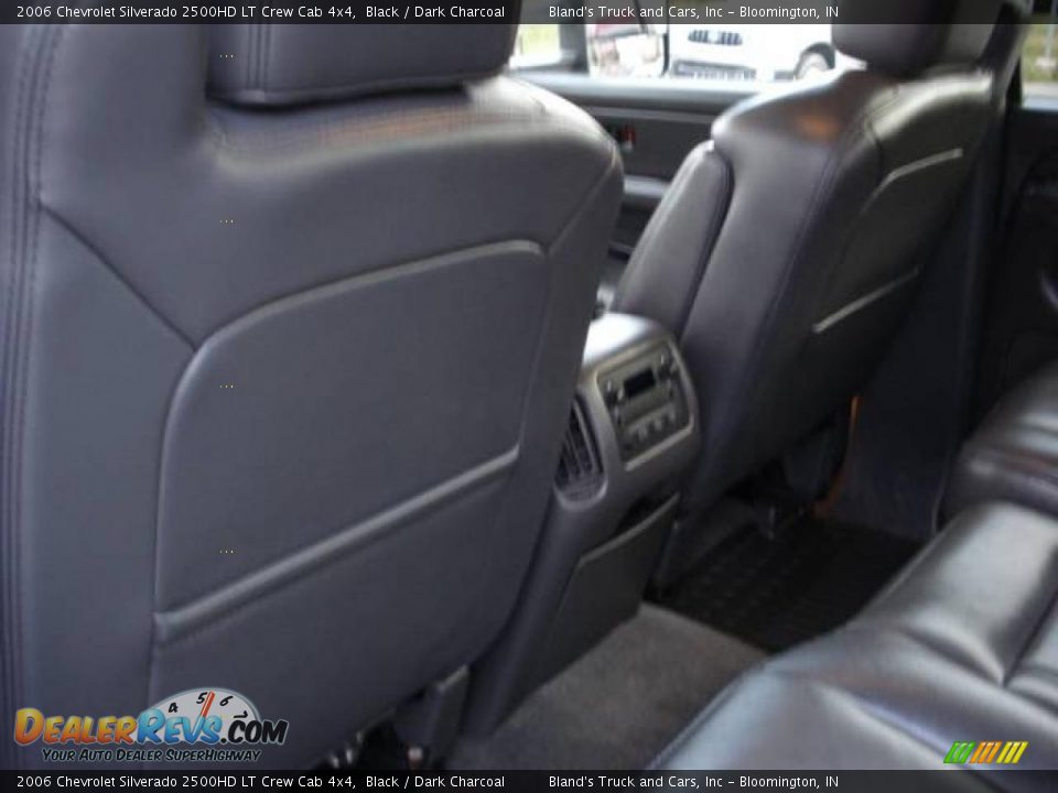 2006 Chevrolet Silverado 2500HD LT Crew Cab 4x4 Black / Dark Charcoal Photo #32