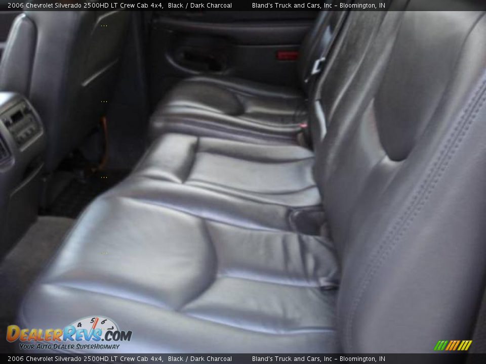 2006 Chevrolet Silverado 2500HD LT Crew Cab 4x4 Black / Dark Charcoal Photo #33