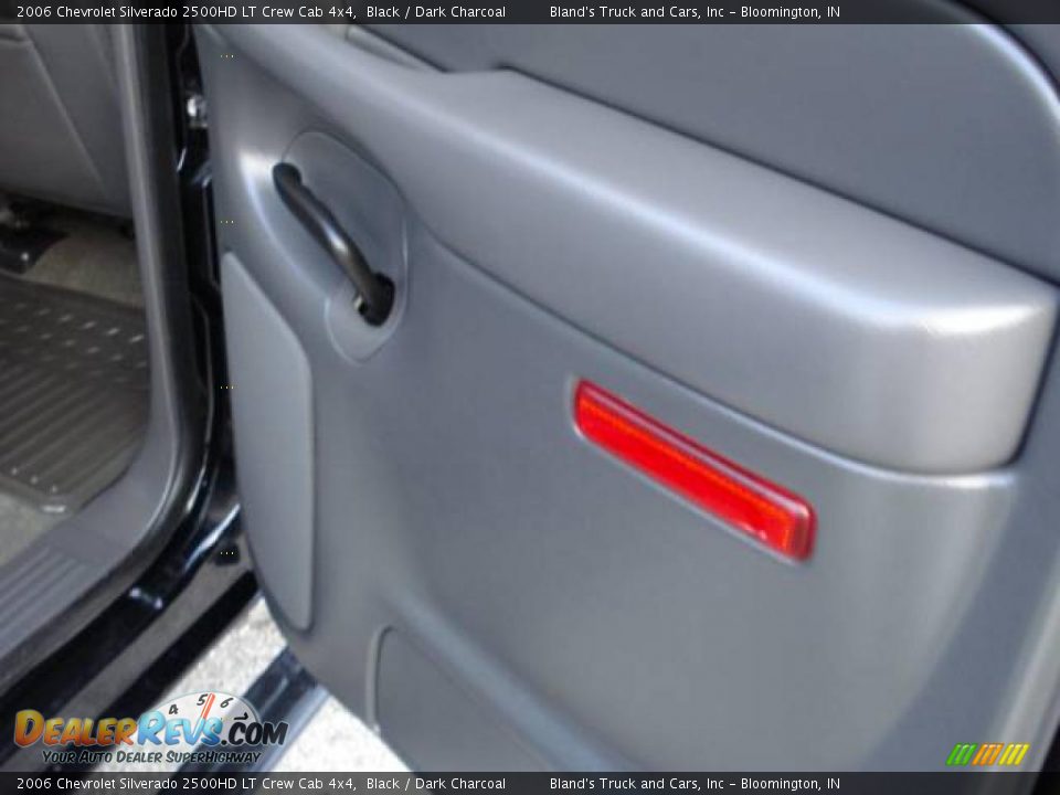 2006 Chevrolet Silverado 2500HD LT Crew Cab 4x4 Black / Dark Charcoal Photo #34