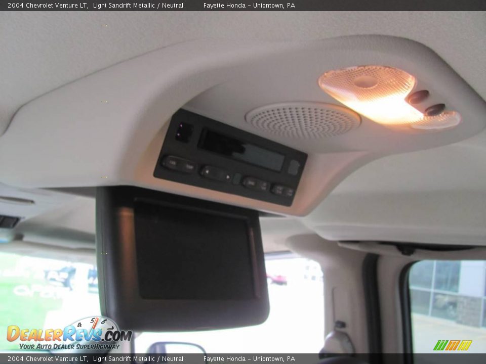 2004 Chevrolet Venture LT Light Sandrift Metallic / Neutral Photo #7