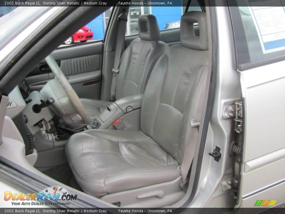 2002 Buick Regal LS Sterling Silver Metallic / Medium Gray Photo #8