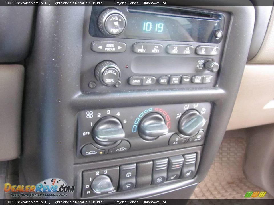 2004 Chevrolet Venture LT Light Sandrift Metallic / Neutral Photo #15