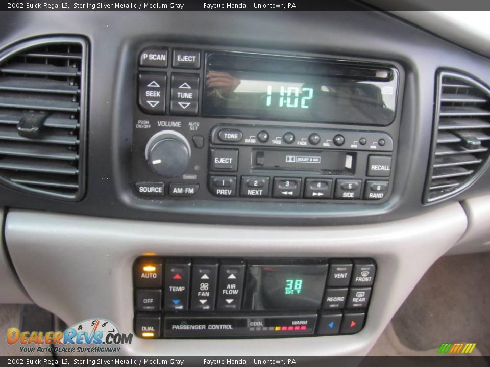 2002 Buick Regal LS Sterling Silver Metallic / Medium Gray Photo #16