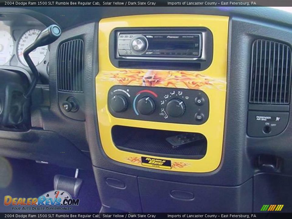 2004 Dodge Ram 1500 SLT Rumble Bee Regular Cab Solar Yellow / Dark Slate Gray Photo #8