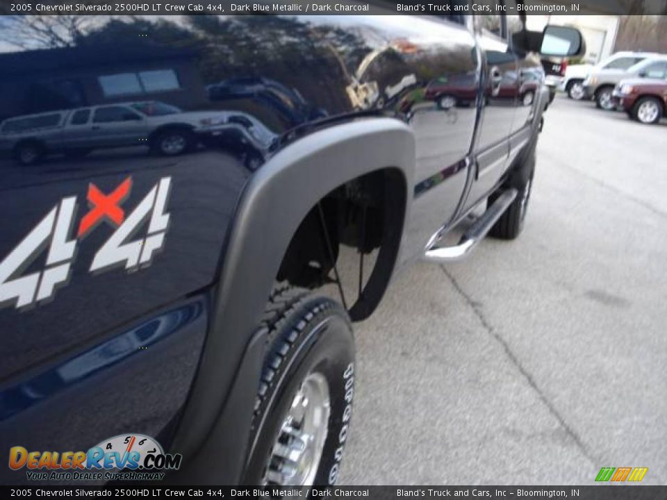 2005 Chevrolet Silverado 2500HD LT Crew Cab 4x4 Dark Blue Metallic / Dark Charcoal Photo #18