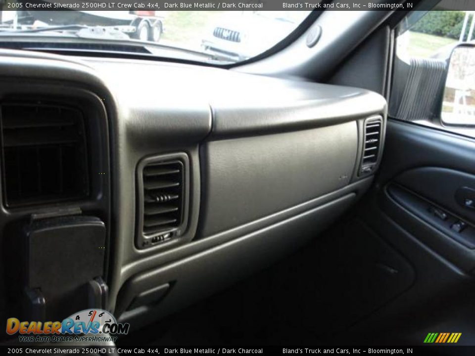 2005 Chevrolet Silverado 2500HD LT Crew Cab 4x4 Dark Blue Metallic / Dark Charcoal Photo #29