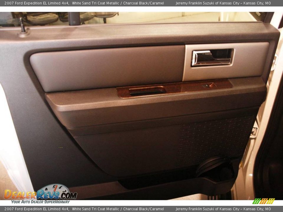 2007 Ford Expedition EL Limited 4x4 White Sand Tri Coat Metallic / Charcoal Black/Caramel Photo #28