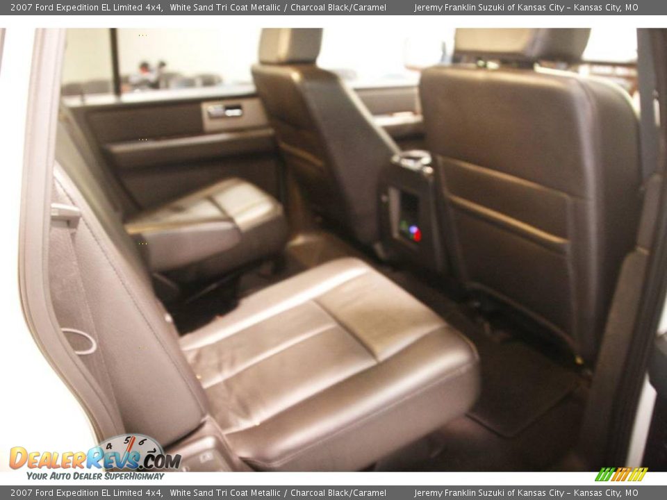 2007 Ford Expedition EL Limited 4x4 White Sand Tri Coat Metallic / Charcoal Black/Caramel Photo #30