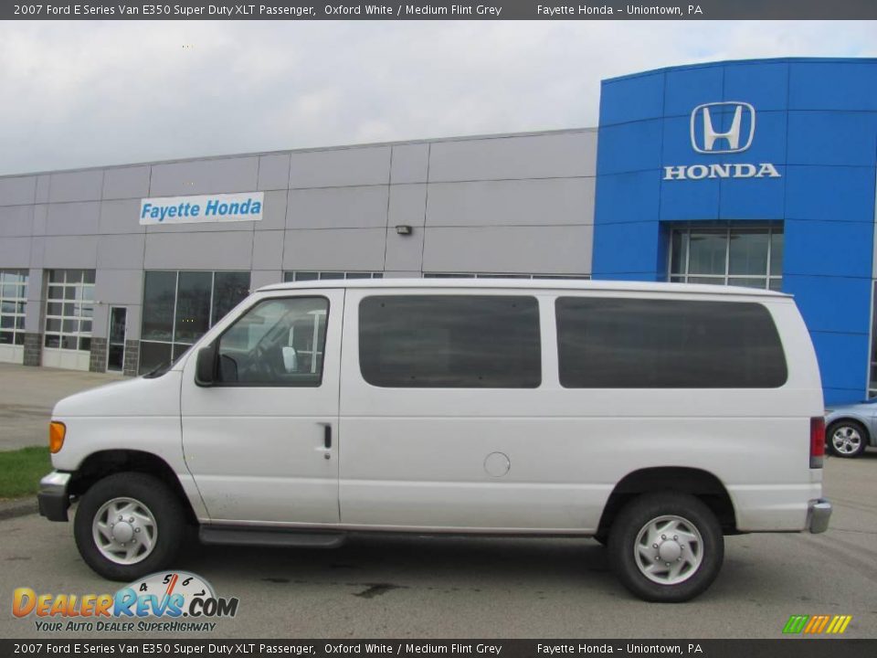 2007 Ford E Series Van E350 Super Duty XLT Passenger Oxford White / Medium Flint Grey Photo #2