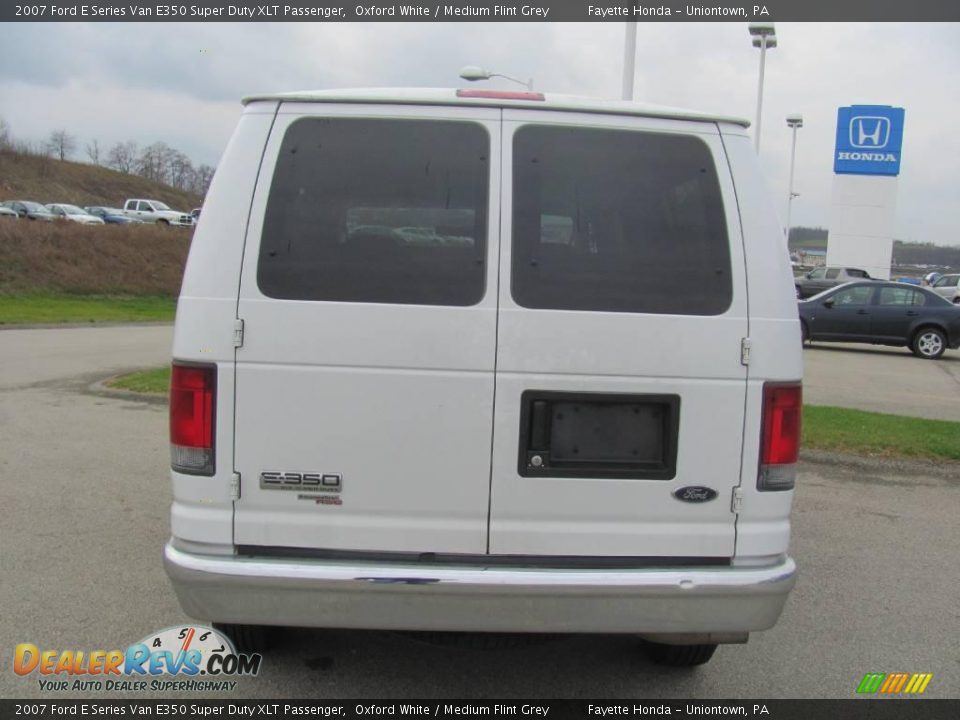 2007 Ford E Series Van E350 Super Duty XLT Passenger Oxford White / Medium Flint Grey Photo #3
