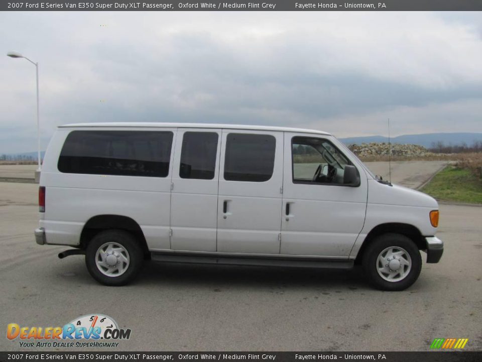 2007 Ford E Series Van E350 Super Duty XLT Passenger Oxford White / Medium Flint Grey Photo #4