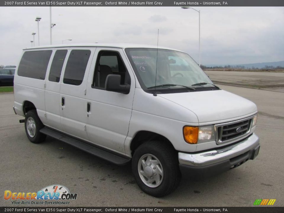 2007 Ford E Series Van E350 Super Duty XLT Passenger Oxford White / Medium Flint Grey Photo #5