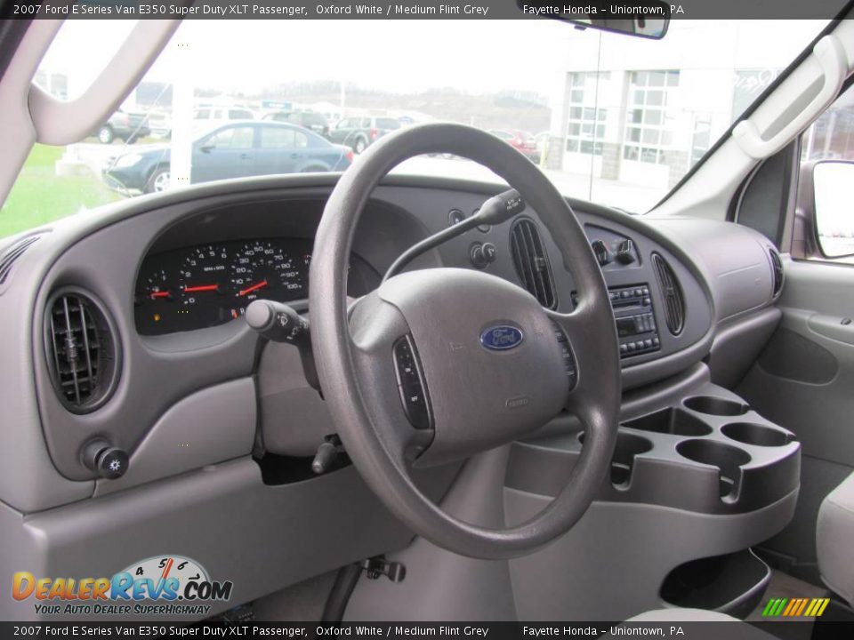 2007 Ford E Series Van E350 Super Duty XLT Passenger Oxford White / Medium Flint Grey Photo #7