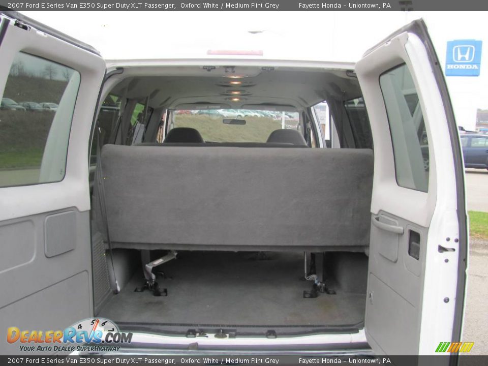 2007 Ford E Series Van E350 Super Duty XLT Passenger Oxford White / Medium Flint Grey Photo #16