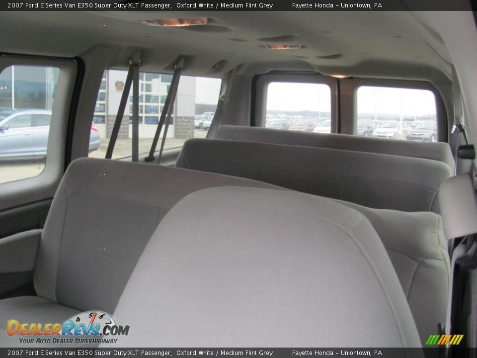 2007 Ford E Series Van E350 Super Duty XLT Passenger Oxford White / Medium Flint Grey Photo #17